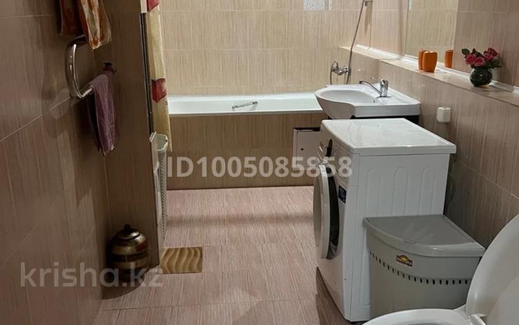 3-комнатная квартира · 94 м² · 2/10 этаж, Сарайшык 40 за 380 000 ₸ в Астане, Есильский р-н — фото 2