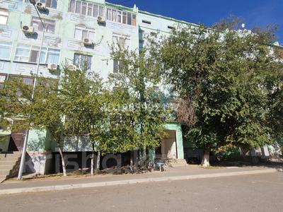 2-комнатная квартира · 56.6 м² · 4/5 этаж, Баймуханова 2 за 22 млн 〒 в Атырау, мкр Привокзальный-5