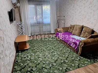 1-комнатная квартира · 32 м² · 1/5 этаж, 11-й микрорайон 99 — За магазином Максат за 150 000 ₸ в Шымкенте, Енбекшинский р-н