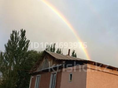 Отдельный дом · 3 комнаты · 90 м² · 28 сот., Омирзак Акын 2 В — Спортплощадки за 15.5 млн ₸ в Каракастеке