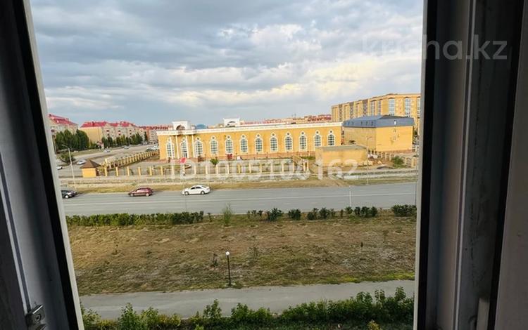2-комнатная квартира · 55 м² · 4/5 этаж, мкр. Алтын орда, Мәнгілік ел 16 — Дом с муралом космонавта за 160 000 ₸ в Актобе — фото 6
