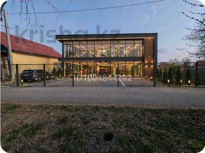 Свободное назначение, офисы, магазины и бутики, склады, азс, автосервисы и автомойки, бани, гостиницы и зоны отдыха, развлечения · 1050 м² за 700 000 ₸ в Костанае
