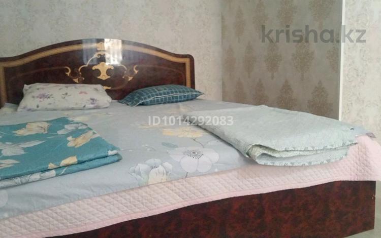 1-комнатная квартира · 50 м² · 2/5 этаж, 22-й мкр 8 за 10 000 ₸ в Актау — фото 2