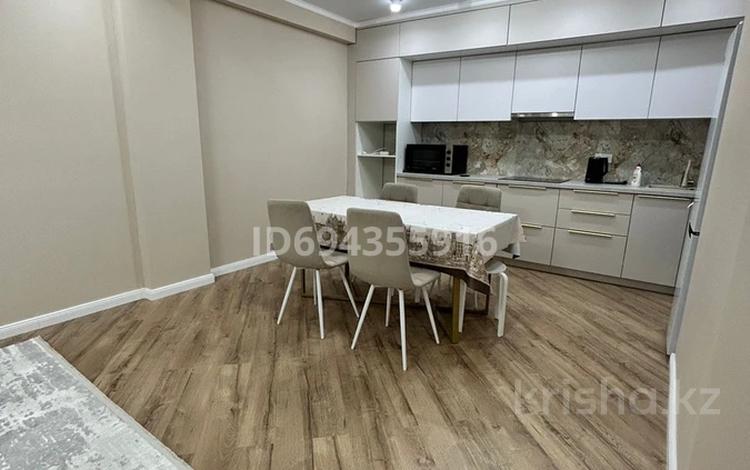 2-комнатная квартира · 80 м² · 4/6 этаж, мкр Жана Орда 15 за 25 000 〒 в Уральске — фото 2