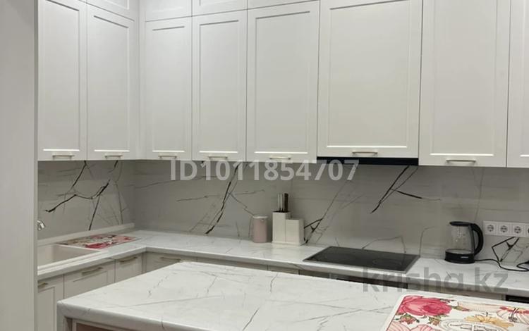 2-бөлмелі пәтер · 56 м² · 5/10 қабат, ул. Байкена Ашимова 21, бағасы: 20 000 ₸ в Караганде, Казыбек би р-н — фото 2