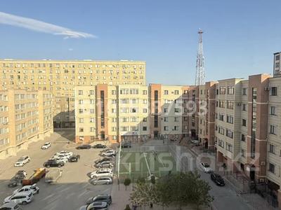 2-комнатная квартира · 77.8 м² · 5/5 этаж, 16-й мкр 79 — ТРК Актау және Бәйтерек сауда орталығына жақын орналасқан ,мектепке жақын,аула кең. за 22 млн ₸