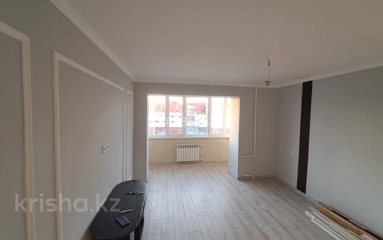 2-комнатная квартира, 54 м², 6 этаж, Абая 105 — универмаг