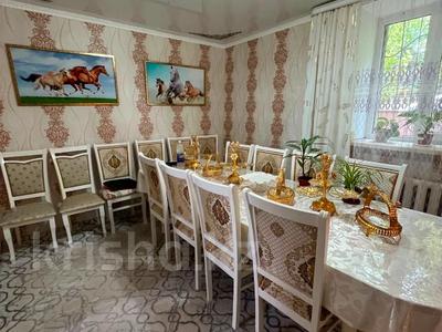 Часть дома · 4 комнаты · 60 м² · 4 сот., Озбекали жанибекова 6 за 14 млн ₸ в Актобе, мкр. Курмыш