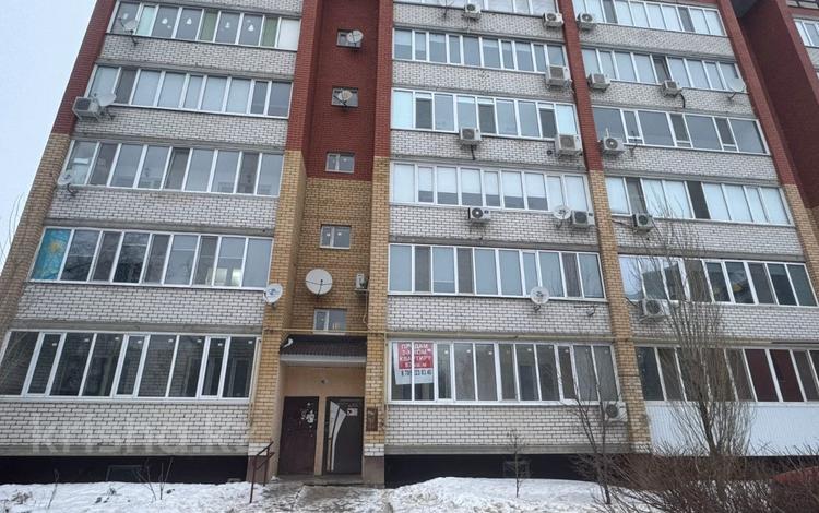 3-комнатная квартира · 104.7 м² · 1/10 этаж, Ярославская за 36 млн ₸ в Уральске — фото 2