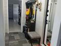 3-бөлмелі пәтер · 90 м² · 1/5 қабат, Молодежная 75, бағасы: 18 млн ₸ в Шахтинске — фото 5