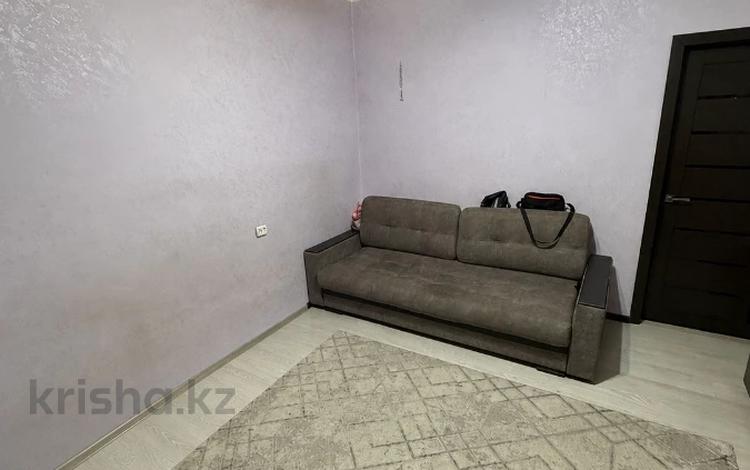 1-бөлмелі пәтер · 35.7 м² · 2/5 қабат, Айнабұлақ-3 ш/а., бағасы: 23.2 млн ₸ в Алматы, Жетысуский р-н — фото 2