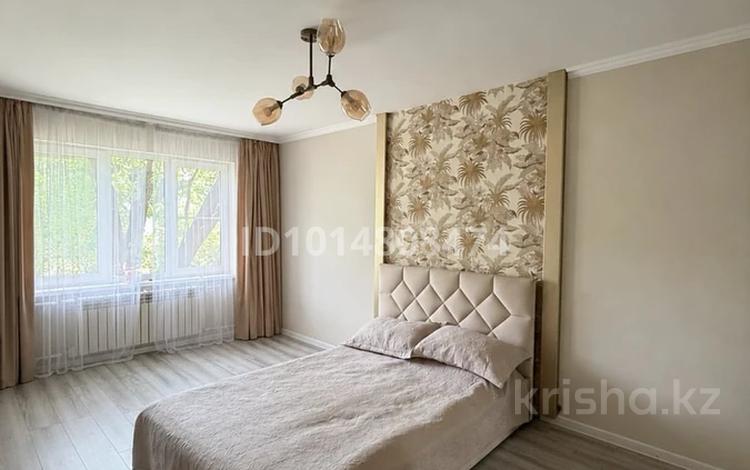 2-бөлмелі пәтер · 60 м² · 2/7 қабат, Назарбаева 233/3, бағасы: 15 000 ₸ в Уральске — фото 2