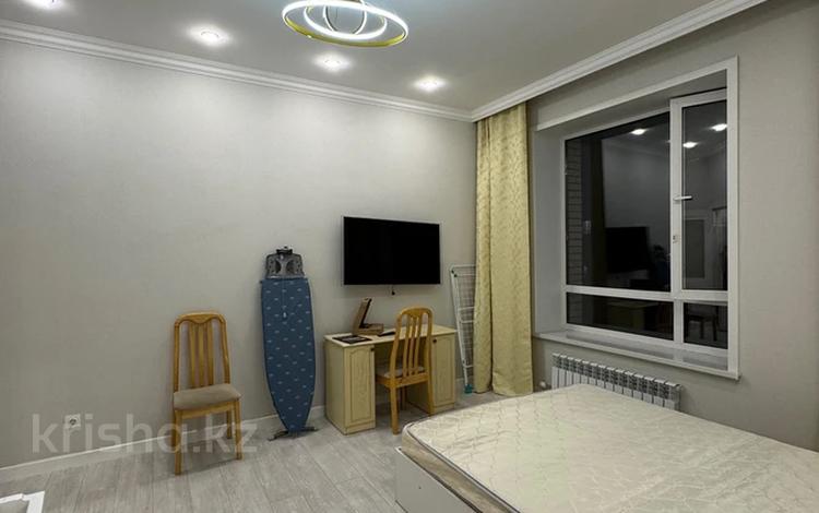 1-комнатная квартира · 38 м² · 4/9 этаж, Орынбор 13 за 250 000 ₸ в Астане, Есильский р-н — фото 2