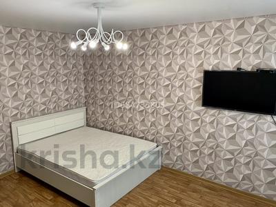 Продажа квартир в Западно-Казахстанской обл.: 2-комнатная квартира · 50 м² · 1/5 этаж, 10 6 — Квартира расположена в удобном месте, позади дома новый парк и новостройки, в шаговой доступности супер маркет Алтындар, Лицей 6, дет.сады, больница, охраняемая парковка и вся необходимая инфраструктура. за 17.5 млн 〒 2-комнатная квартира · 50 м² · 1/5 этаж, 10 6 — Квартира расположена в удобном месте, позади дома новый парк и новостройки, в шаговой доступности супер маркет Алтындар, Лицей 6, дет.сады, больница, охраняемая парковка и вся необходимая инфраструктура. за 17.5 млн 〒 в Аксае