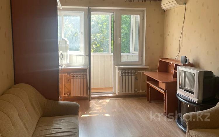 2-комнатная квартира, 43 м², 2/4 этаж, мкр №1 за 22.5 млн 〒 в Алматы, Ауэзовский р-н — фото 2