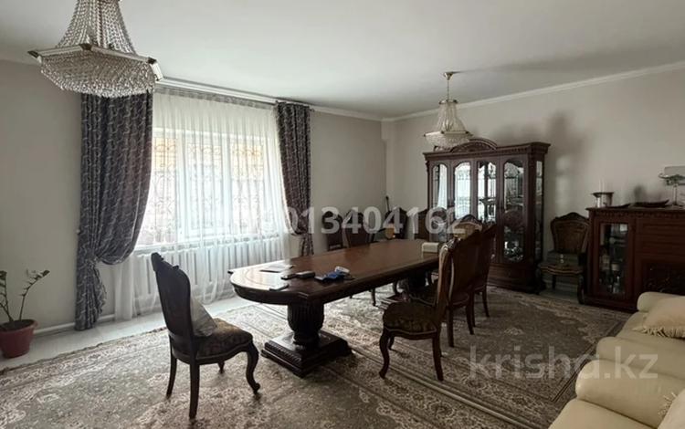 Отдельный дом · 7 комнат · 200 м² · 5 сот., мкр Мамыр-4 за 190 млн ₸ в Алматы, Ауэзовский р-н — фото 2