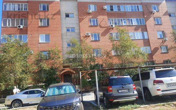 2-комнатная квартира · 75 м² · 1/5 этаж, мкр Центральный, Абая 13а — Драмтеатра за 250 000 ₸ в Атырау — фото 2