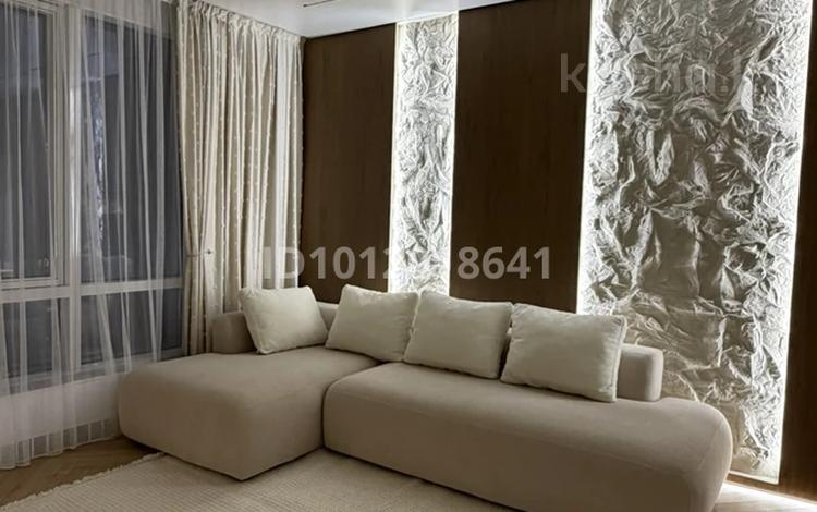 3-комнатная квартира · 70 м² · 8/33 этаж, Просп. Аль-Фараби 15/1к5В за 120 млн ₸ в Алматы, Бостандыкский р-н — фото 2