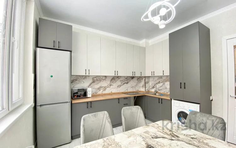 2-комнатная квартира, 65 м², 2/10 этаж помесячно, Абикена Бектурова 9