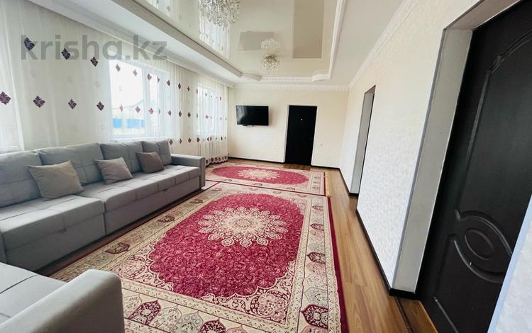 Отдельный дом • 5 комнат • 130 м² • 10 сот., Бейбітшілік 7 за 27 млн 〒 в Кызылжаре — фото 3
