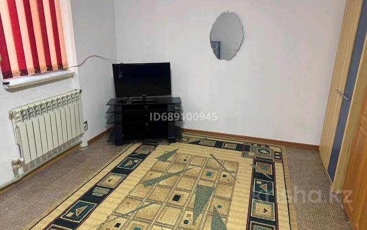 Отдельный дом · 1 комната · 50 м², мкр Атырау за 65 000 ₸ — фото 6