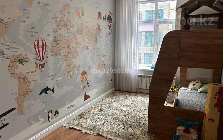 3-бөлмелі пәтер · 92 м² · 4/10 қабат, Микрорайон Байкена Ашимова 21а, бағасы: 56 млн ₸ в Караганде, Казыбек би р-н — фото 5