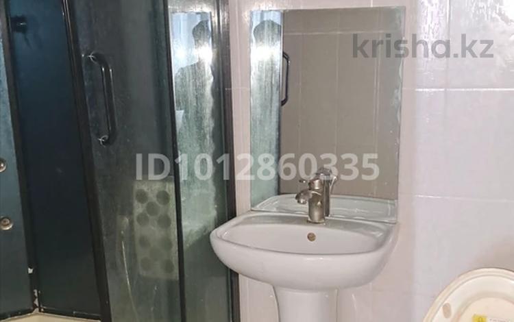 1-бөлмелі пәтер · 30 м² · 3/5 қабат, мкр Юго-Восток 28/6 — Кар Гу Шахтеров Университетская, бағасы: 60 000 ₸ в Караганде, Казыбек би р-н — фото 2
