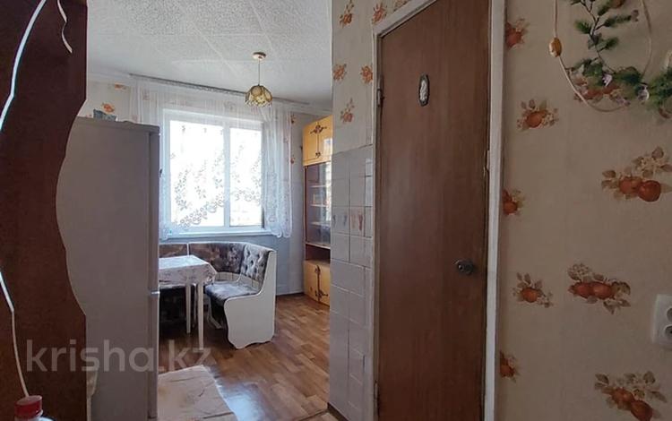 1-комнатная квартира, 34 м², 4/9 этаж, назарбаева за 10.8 млн 〒 в Павлодаре — фото 2
