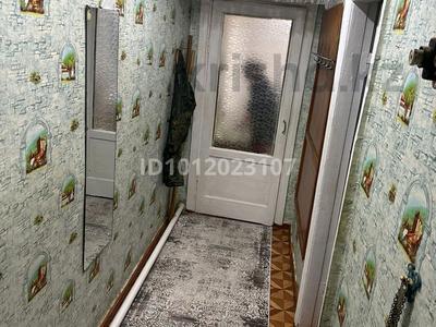2-бөлмелі пәтер · 39.8 м² · 2/2 қабат, Мендалиева 72 — Находится в центре, бағасы: 5.5 млн ₸ в Чапаеве