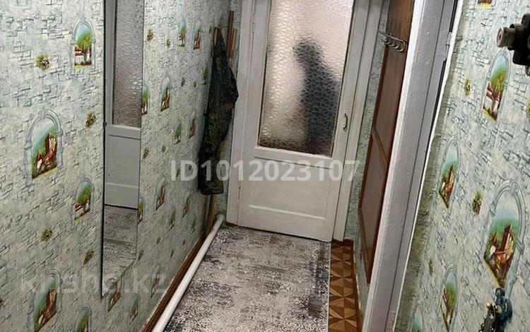 2-комнатная квартира · 39.8 м² · 2/2 этаж, Мендалиева 72 — Находится в центре за 5.5 млн ₸ в Чапаеве — фото 2