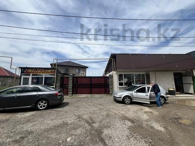 Жеке үй · 10 бөлме · 240 м² · 6 сот., мкр Кайрат, 18-я ул. 45, бағасы: 138 млн ₸ в Алматы, Турксибский р-н