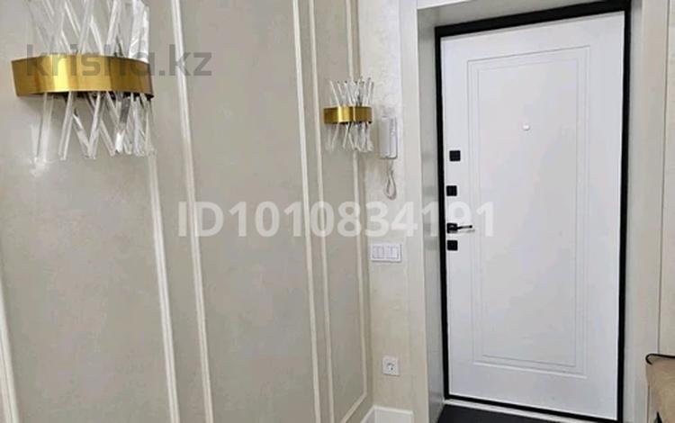 2-бөлмелі пәтер · 75 м² · 2/5 қабат, мкр. Алтын орда, Мангилик Ел 32, бағасы: 40 млн 〒 в Актобе — фото 2