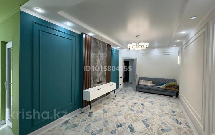 2-комнатная квартира · 70 м² · 7/9 этаж, мкр Кайтпас 1, Байдибек би 10 за 300 000 ₸ в Шымкенте, Каратауский р-н — фото 2