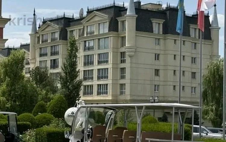 3-комнатная квартира · 198 м² · 3/6 этаж, мкр Мирас 188/2 за 456 млн ₸ в Алматы, Бостандыкский р-н — фото 2