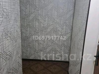 1-комнатная квартира · 30.6 м² · 1/5 этаж, мкр Восток 16 — По середине двух школ, сзади кафе "Камшат" за 110 000 ₸ в Шымкенте, Аль-Фарабийский р-н