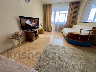 1-комнатная квартира · 40 м² · 5/5 этаж, Бухар жирау 48 — Бухар жирау / Нуркена Абдирова за 13 000 〒 в Караганде, Казыбек би р-н