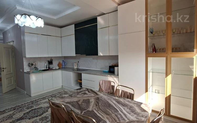 2-комнатная квартира · 95 м² · 9/17 этаж, 17-й мкр 23 за 280 000 ₸ в Актау — фото 9