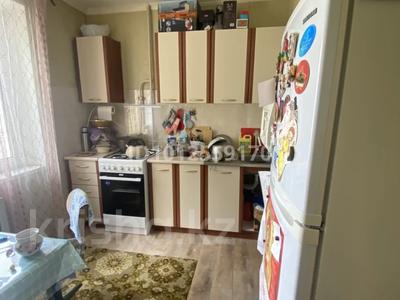 1-комнатная квартира · 34 м² · 8/10 этаж, мкр 11 114 — за народным банком Актобе Ажары за 12 млн 〒