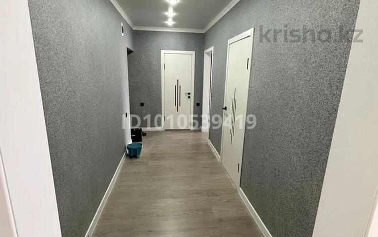 2-бөлмелі пәтер · 70 м² · 6/6 қабат, мкр Строитель 3А, бағасы: 25.5 млн ₸ в Уральске — фото 22