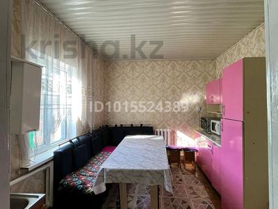 3-бөлмелі пәтер · 40 м², Макатаева 1, бағасы: 100 000 ₸ в 