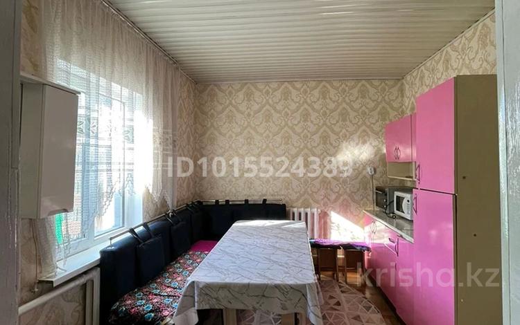 3-комнатная квартира · 40 м², Макатаева 1 за 100 000 ₸ в  — фото 2