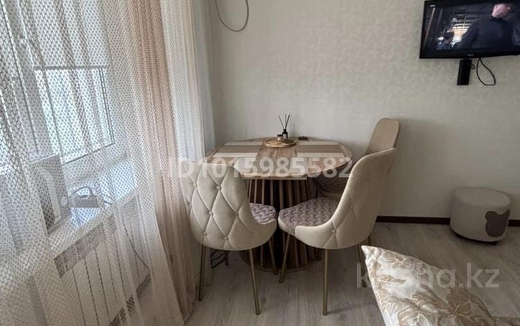 3-бөлмелі пәтер · 59 м² · 4/5 қабат, Центральный ш/а., Азаттык 60 а, бағасы: 19 млн ₸ в Атырау, мкр Центральный — фото 2