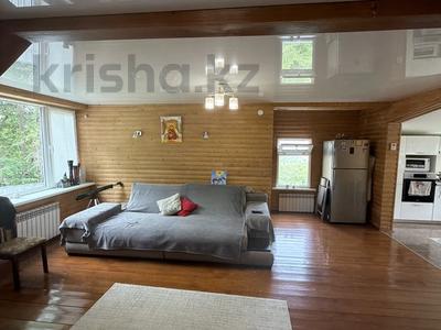Отдельный дом · 5 комнат · 200 м² · 10.4 сот., мкр Каменское плато, Ст связист 2 2 за 135 млн ₸ в Алматы, Медеуский р-н