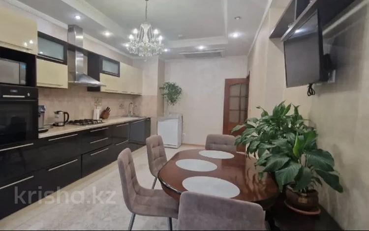 4-бөлмелі пәтер · 156 м² · 7/8 қабат, Кабанбай батыра 51, бағасы: 850 000 ₸ в Алматы, Медеуский р-н — фото 2