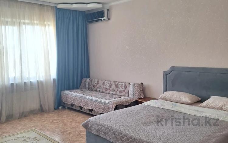 1-комнатная квартира · 50 м² · 7/9 этаж, Жарбосынова 62 за 200 000 ₸ в Атырау — фото 4