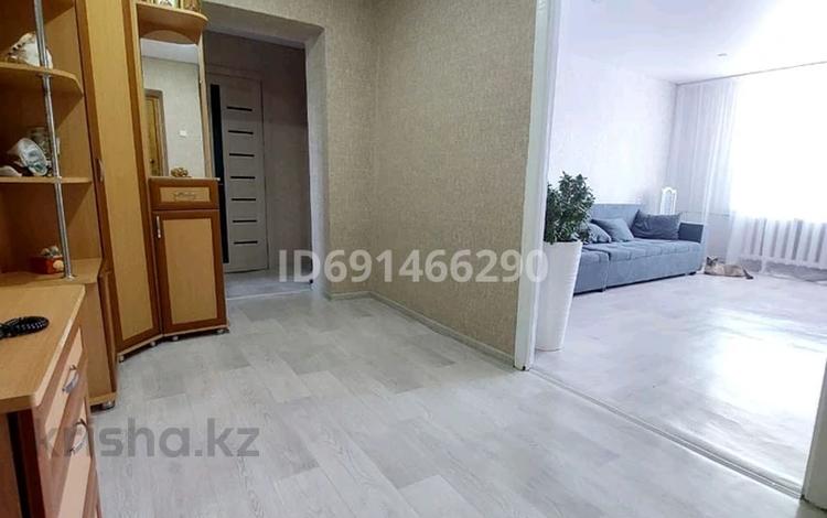 4-комнатная квартира · 77.7 м² · 5/5 этаж, БСХТ 47 — Бармашино за 26.5 млн ₸ в Щучинске — фото 3