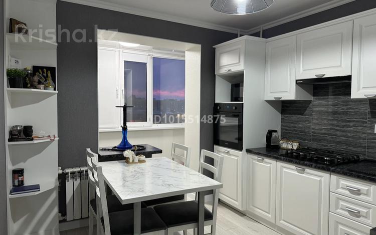 1-комнатная квартира · 43 м² · 8/10 этаж, мкр Кунаева 67 за 18 млн ₸ в Уральске — фото 2