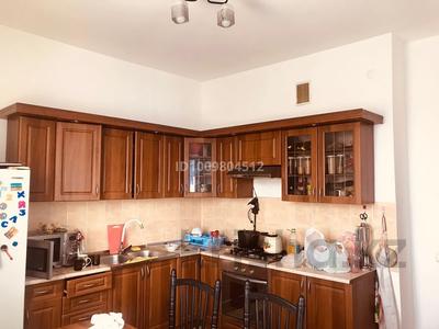 3-бөлмелі пәтер · 104 м² · 6/9 қабат, 39 В, бағасы: 250 000 ₸ в Атырау, мкр Авангард-3