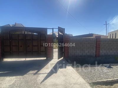6-комнатная квартира · 200 м², Жібек жолы 35 за 200 000 ₸ в Туркестане