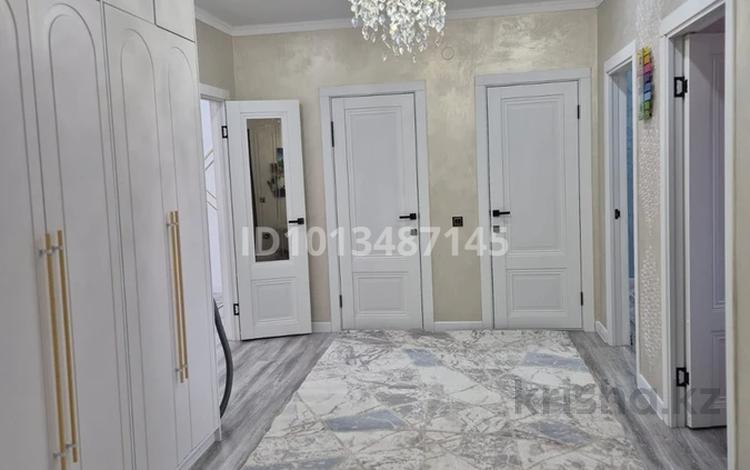 2-бөлмелі пәтер · 78 м² · 4/5 қабат, мкр. Алтын орда 40, бағасы: 32.5 млн ₸ в Актобе — фото 2